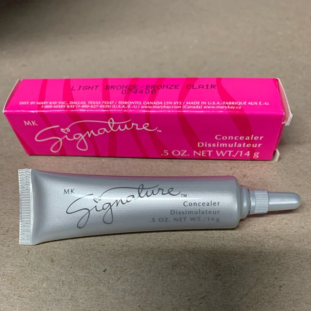 Mary Kay Signature LIGHT BRONZE Concealer 0744 New Tube in BOX discontinued .5oz